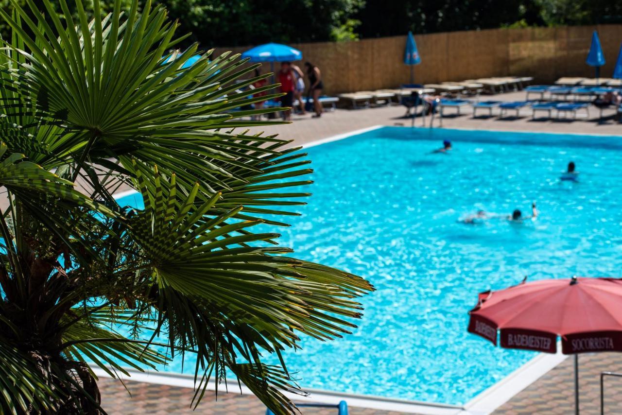 Camping Village Il Poggetto Troghi Extérieur photo