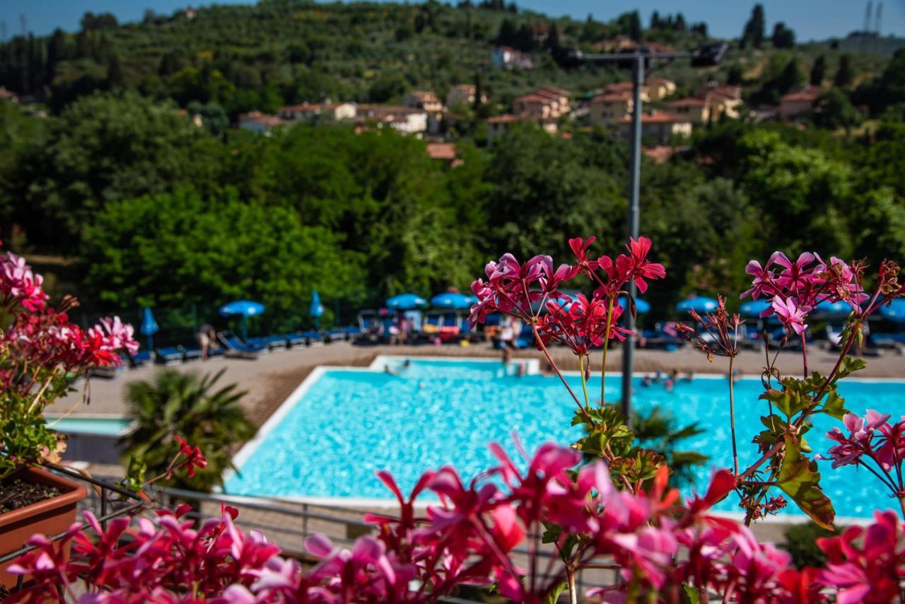 Camping Village Il Poggetto Troghi Extérieur photo