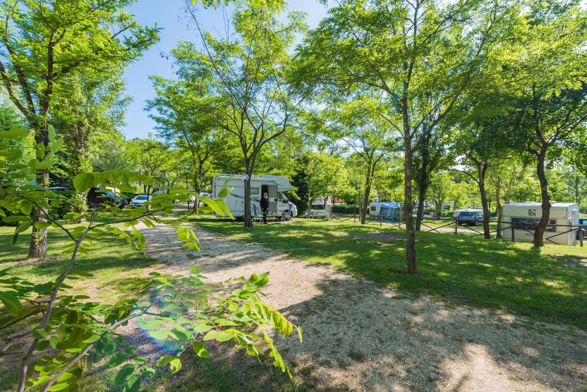 Camping Village Il Poggetto Troghi Extérieur photo