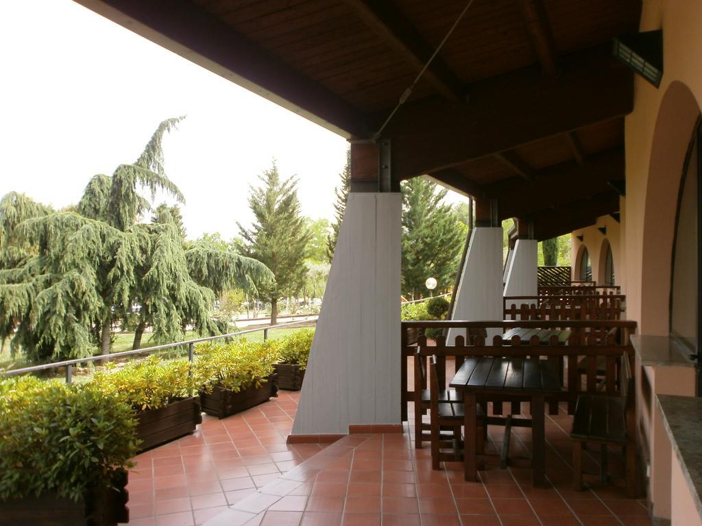 Camping Village Il Poggetto Troghi Extérieur photo