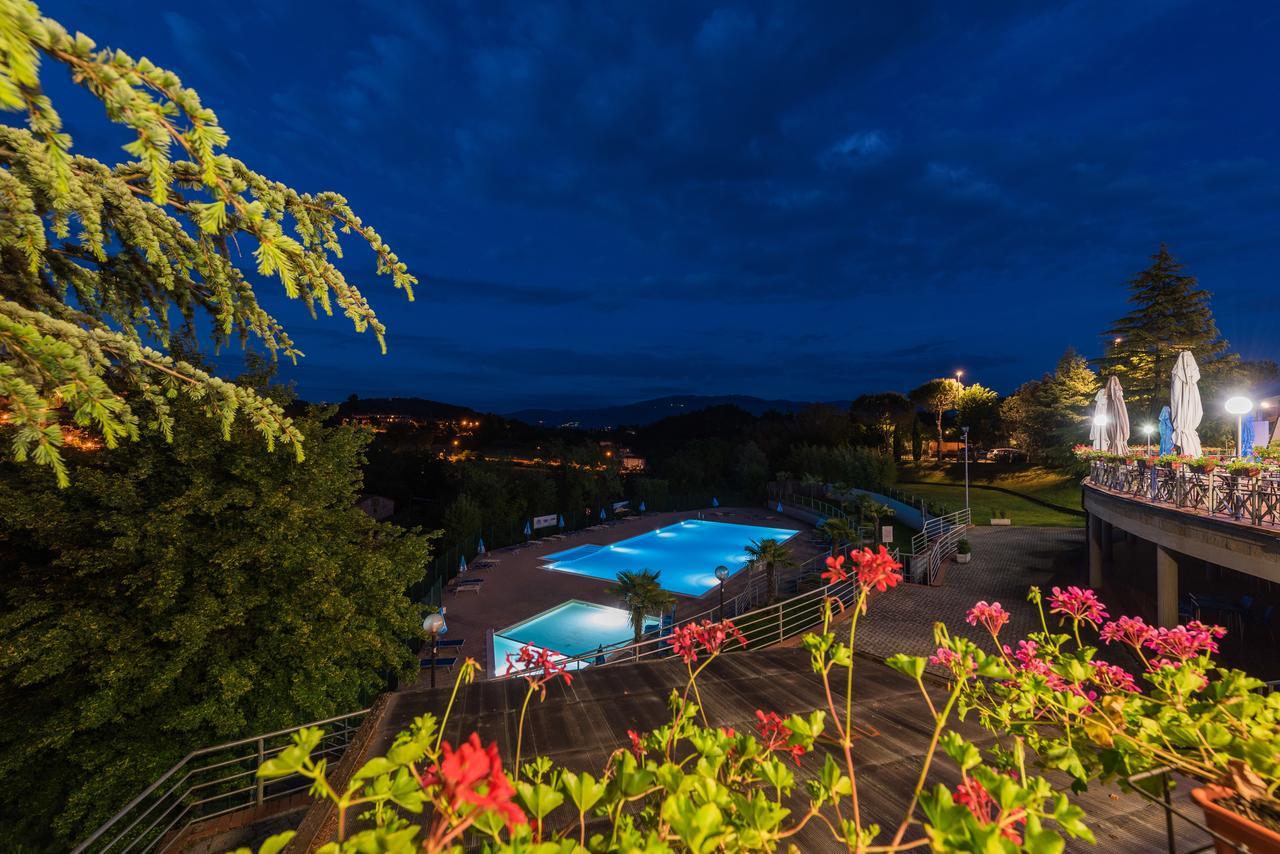 Camping Village Il Poggetto Troghi Extérieur photo