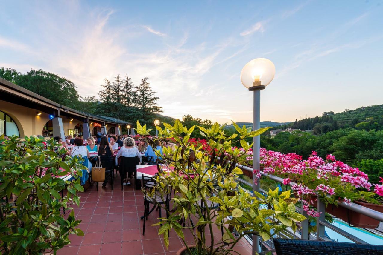 Camping Village Il Poggetto Troghi Extérieur photo