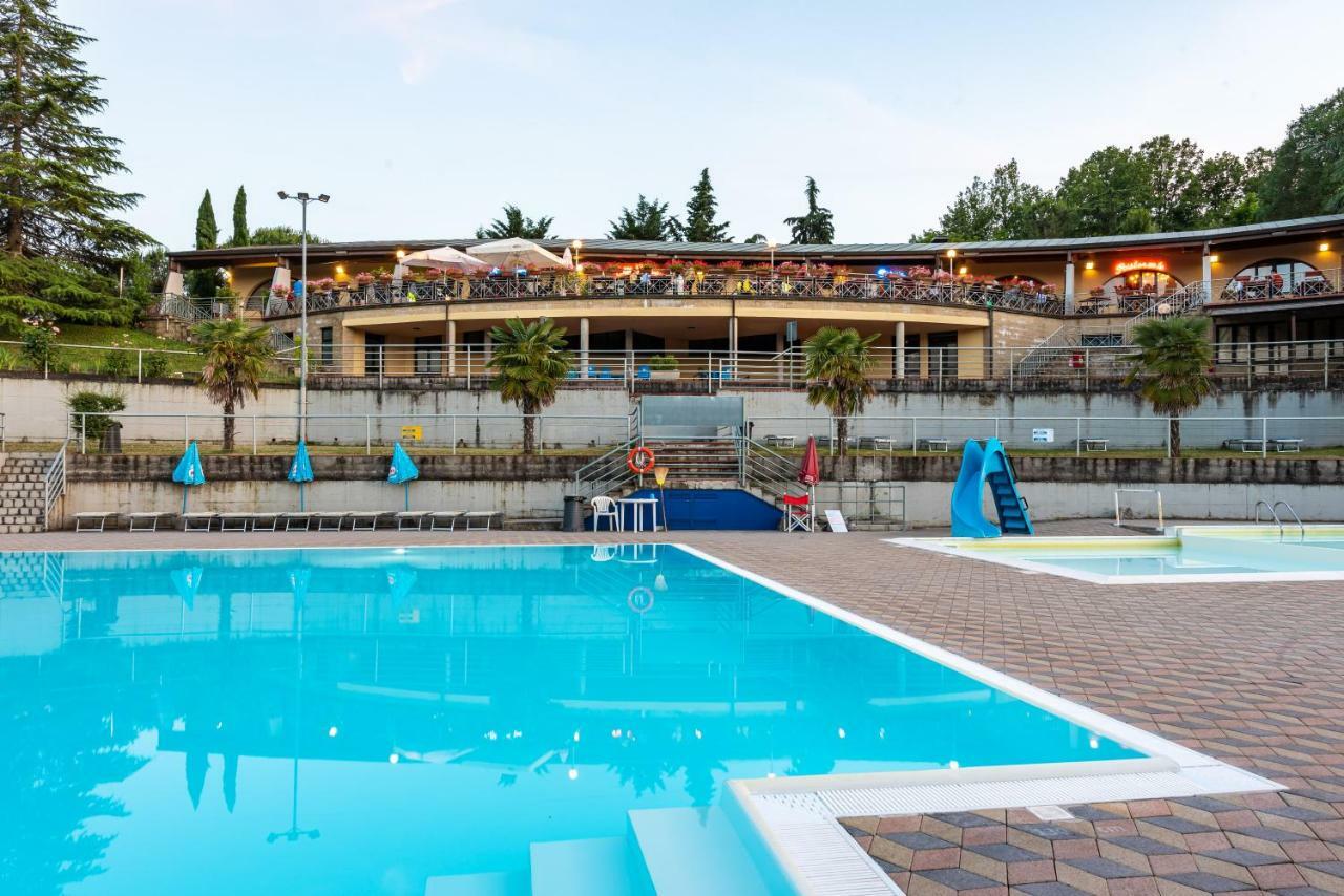 Camping Village Il Poggetto Troghi Extérieur photo